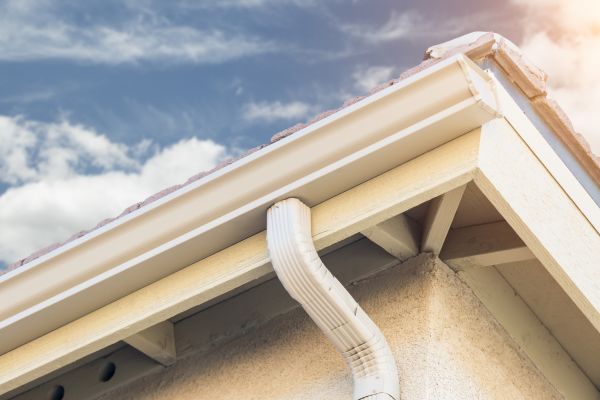 Seamless Gutter Replacement in Alpharetta